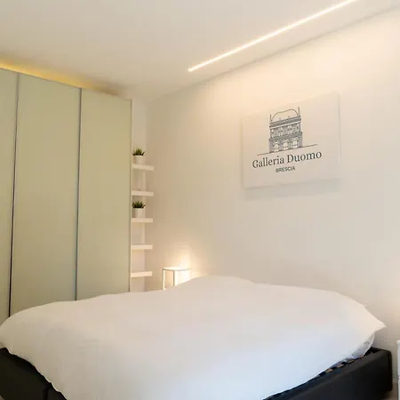 Galleria Duomo Luxury Design * ブレシア